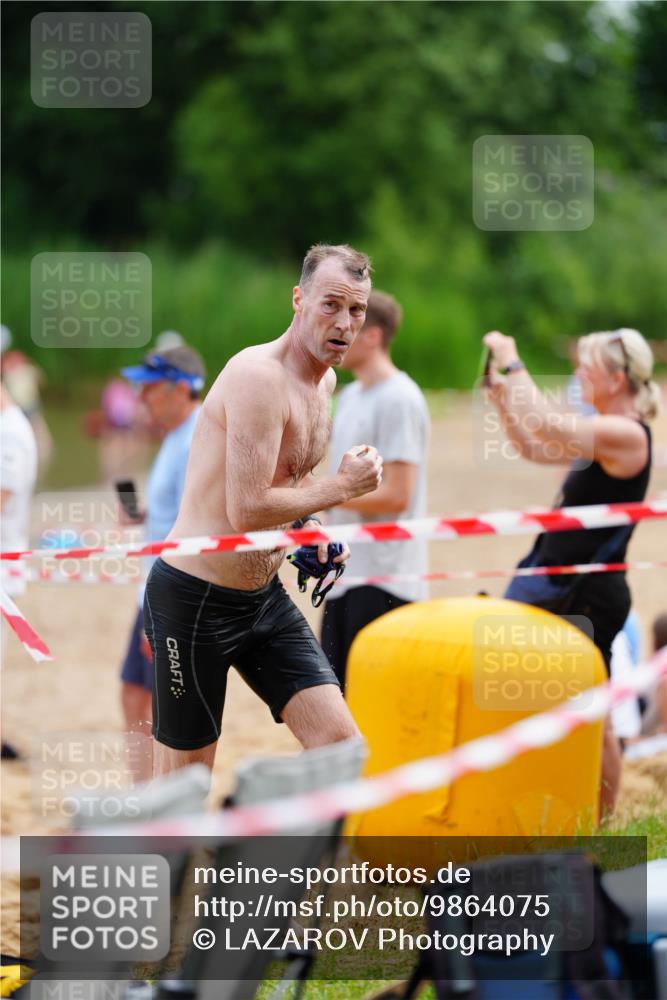 21.06.2026 - 29. Vierlanden-Triathlon LAZAROV Photography http://msf.ph/oto/9864075 21.06.2026 11:18:36 Schwimmen 662, 769, 786, 905 meine-sportfotos.de