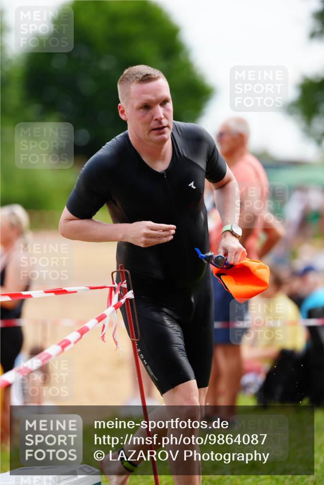 21.06.2026 - 29. Vierlanden-Triathlon LAZAROV Photography http://msf.ph/oto/9864087 21.06.2026 11:18:45 Schwimmen 662, 786, 844, 879, 882, 905 meine-sportfotos.de
