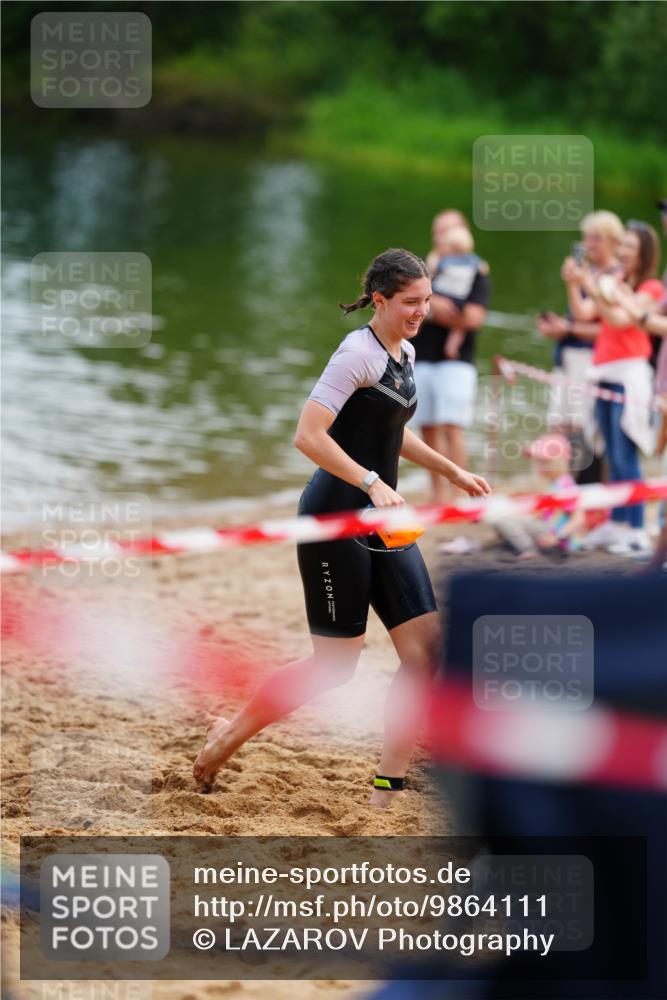 21.06.2026 - 29. Vierlanden-Triathlon LAZAROV Photography http://msf.ph/oto/9864111 21.06.2026 11:19:04 Schwimmen 776, 828, 835 meine-sportfotos.de