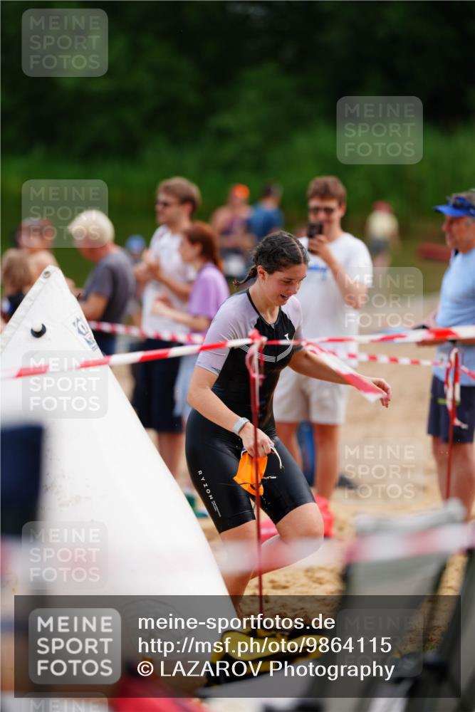 21.06.2026 - 29. Vierlanden-Triathlon LAZAROV Photography http://msf.ph/oto/9864115 21.06.2026 11:19:05 Schwimmen 776, 828, 835 meine-sportfotos.de