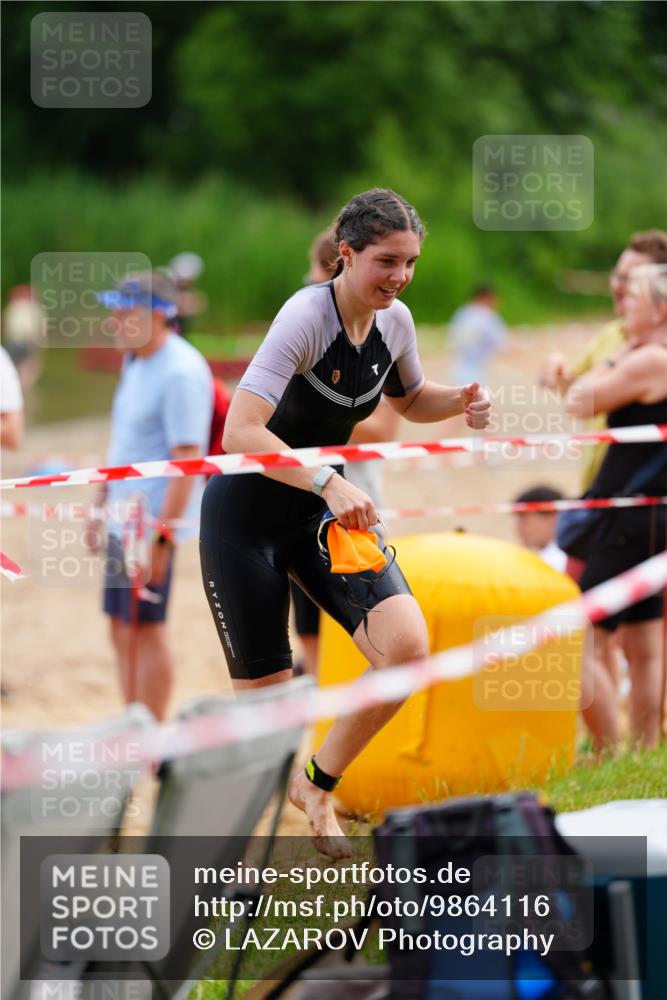 21.06.2026 - 29. Vierlanden-Triathlon LAZAROV Photography http://msf.ph/oto/9864116 21.06.2026 11:19:06 Schwimmen 776, 828, 835 meine-sportfotos.de