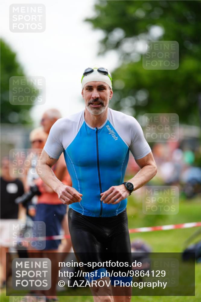 21.06.2026 - 29. Vierlanden-Triathlon LAZAROV Photography http://msf.ph/oto/9864129 21.06.2026 11:19:11 Schwimmen 776, 828, 835 meine-sportfotos.de