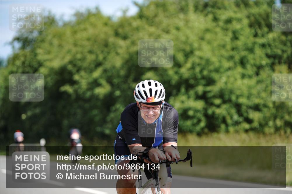 21.06.2026 - Viking Triathlon Michael Burmester http://msf.ph/oto/9864134 21.06.2026 11:46:03 Radfahren 39, 60, 111, 186, 212, 227, 227, 245, 335, 495, 532, 541, 562, 567, 615, 664 meine-sportfotos.de