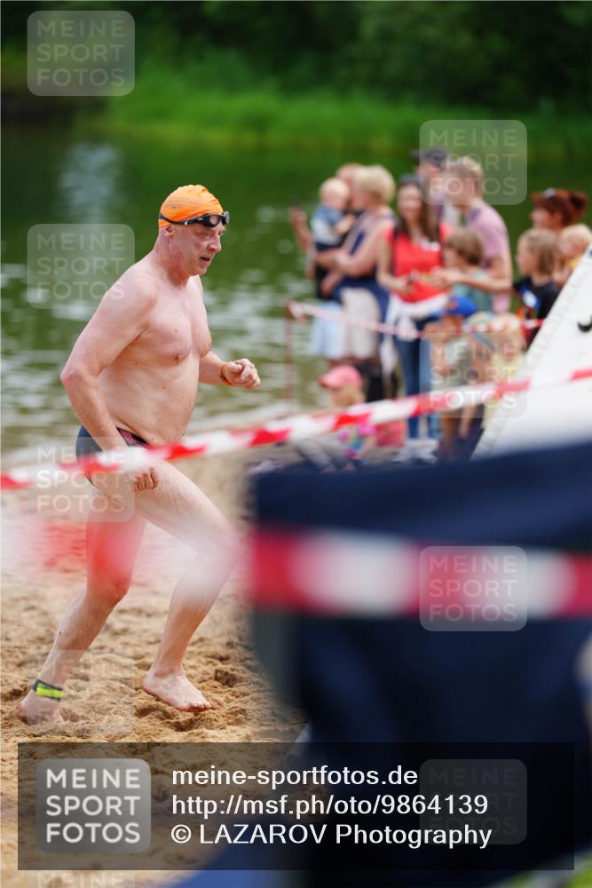 21.06.2026 - 29. Vierlanden-Triathlon LAZAROV Photography http://msf.ph/oto/9864139 21.06.2026 11:19:19 Schwimmen 835, 900 meine-sportfotos.de