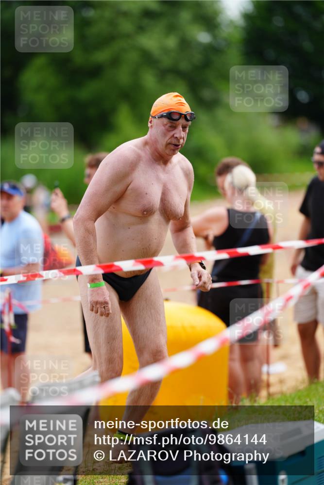 21.06.2026 - 29. Vierlanden-Triathlon LAZAROV Photography http://msf.ph/oto/9864144 21.06.2026 11:19:22 Schwimmen 900 meine-sportfotos.de
