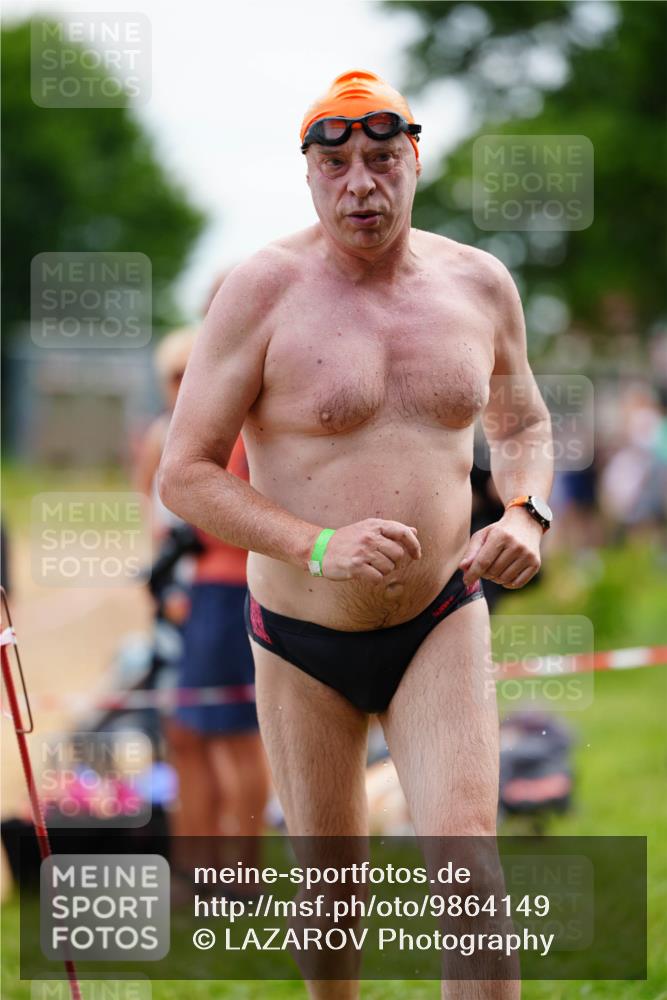 21.06.2026 - 29. Vierlanden-Triathlon LAZAROV Photography http://msf.ph/oto/9864149 21.06.2026 11:19:23 Schwimmen 900 meine-sportfotos.de