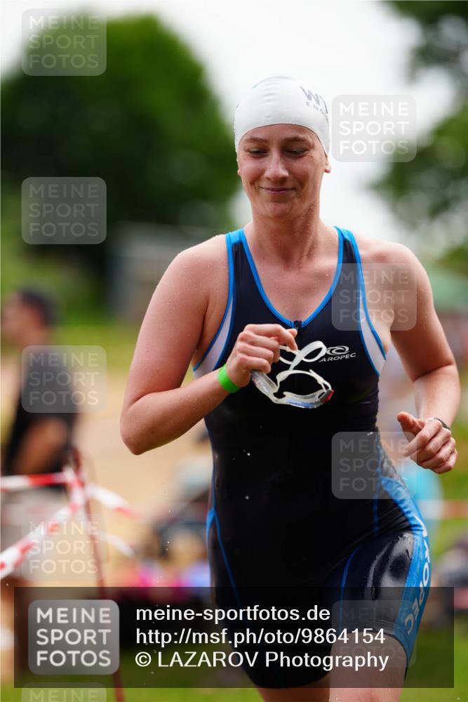 21.06.2026 - 29. Vierlanden-Triathlon LAZAROV Photography http://msf.ph/oto/9864154 21.06.2026 11:20:06 Schwimmen 827, 893, 901 meine-sportfotos.de