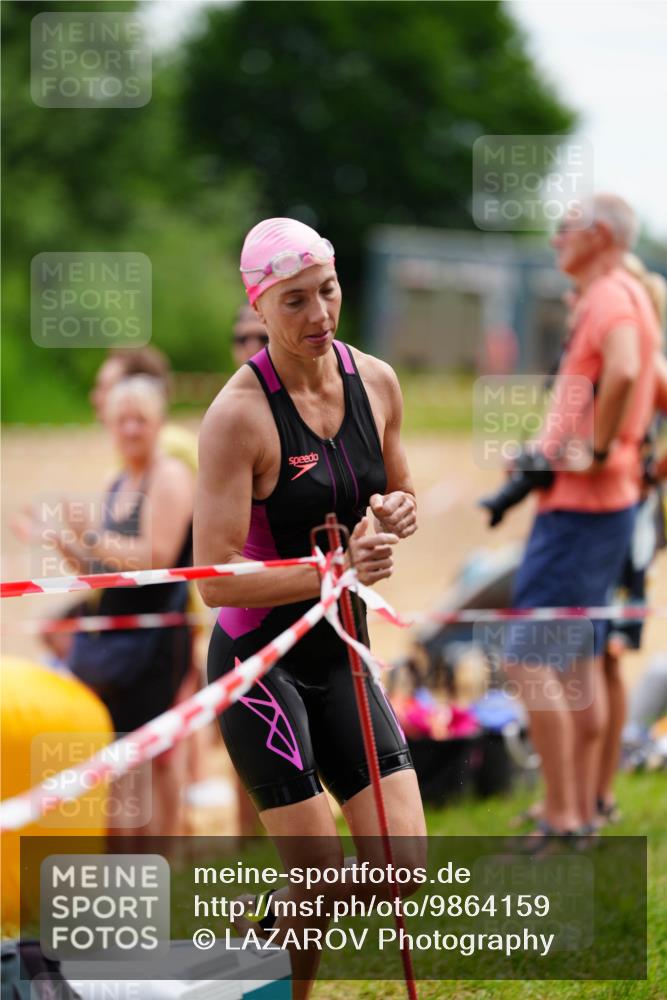 21.06.2026 - 29. Vierlanden-Triathlon LAZAROV Photography http://msf.ph/oto/9864159 21.06.2026 11:20:08 Schwimmen 827, 893, 901 meine-sportfotos.de