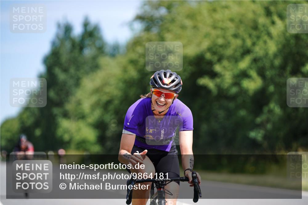 21.06.2026 - Viking Triathlon Michael Burmester http://msf.ph/oto/9864181 21.06.2026 11:46:31 Radfahren 87, 95, 154, 169, 181, 181, 280, 295, 315, 355, 355, 409, 462, 462, 527, 649, 649, 655 meine-sportfotos.de