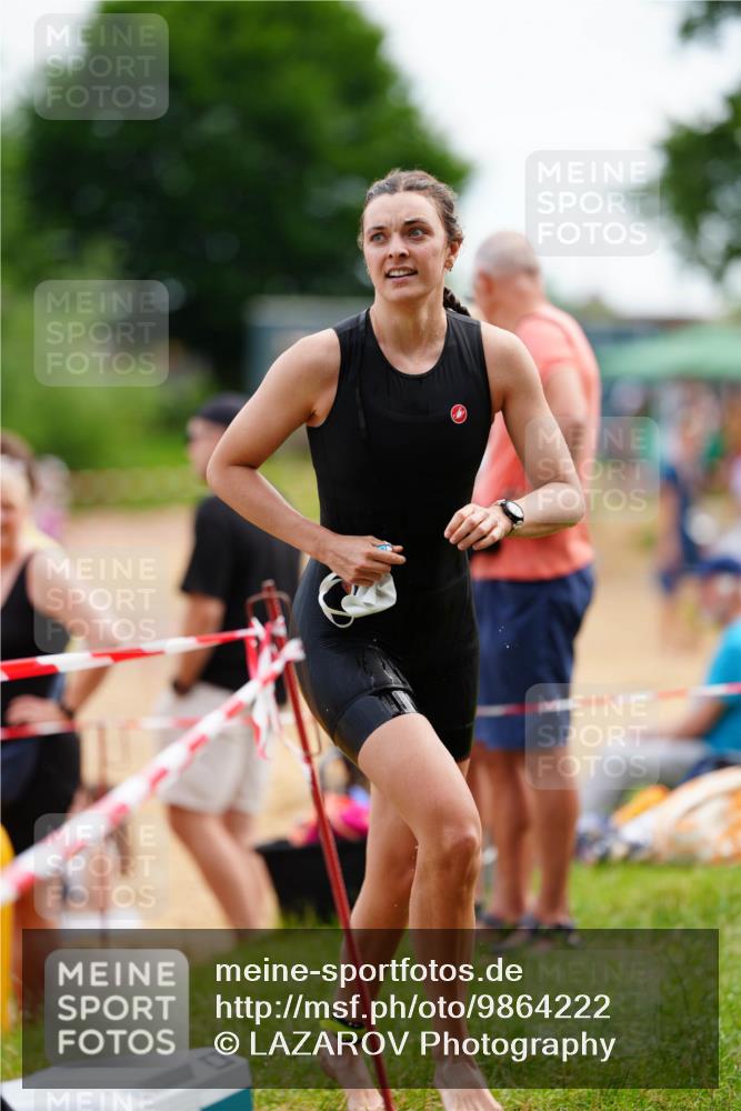 21.06.2026 - 29. Vierlanden-Triathlon LAZAROV Photography http://msf.ph/oto/9864222 21.06.2026 11:20:47 Schwimmen 887, 892 meine-sportfotos.de