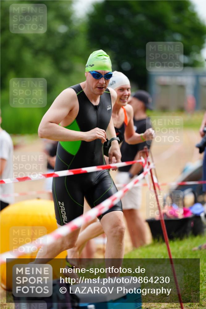 21.06.2026 - 29. Vierlanden-Triathlon LAZAROV Photography http://msf.ph/oto/9864230 21.06.2026 11:21:07 Schwimmen 788, 891, 897 meine-sportfotos.de