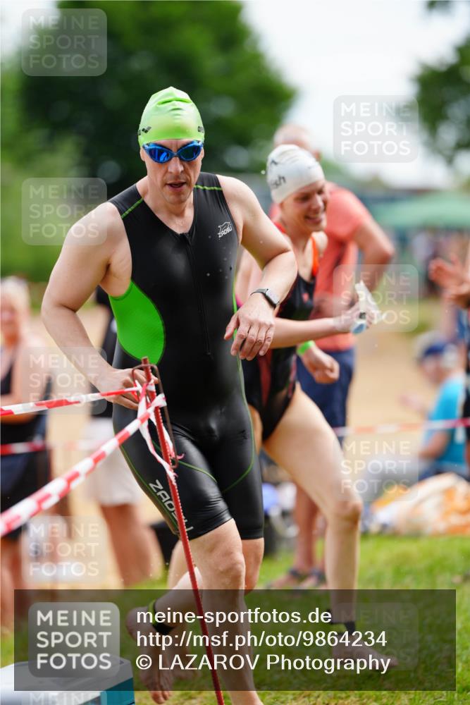 21.06.2026 - 29. Vierlanden-Triathlon LAZAROV Photography http://msf.ph/oto/9864234 21.06.2026 11:21:08 Schwimmen 788, 891, 897 meine-sportfotos.de