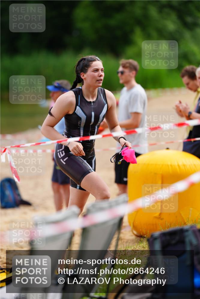 21.06.2026 - 29. Vierlanden-Triathlon LAZAROV Photography http://msf.ph/oto/9864246 21.06.2026 11:21:15 Schwimmen 788, 891, 897 meine-sportfotos.de