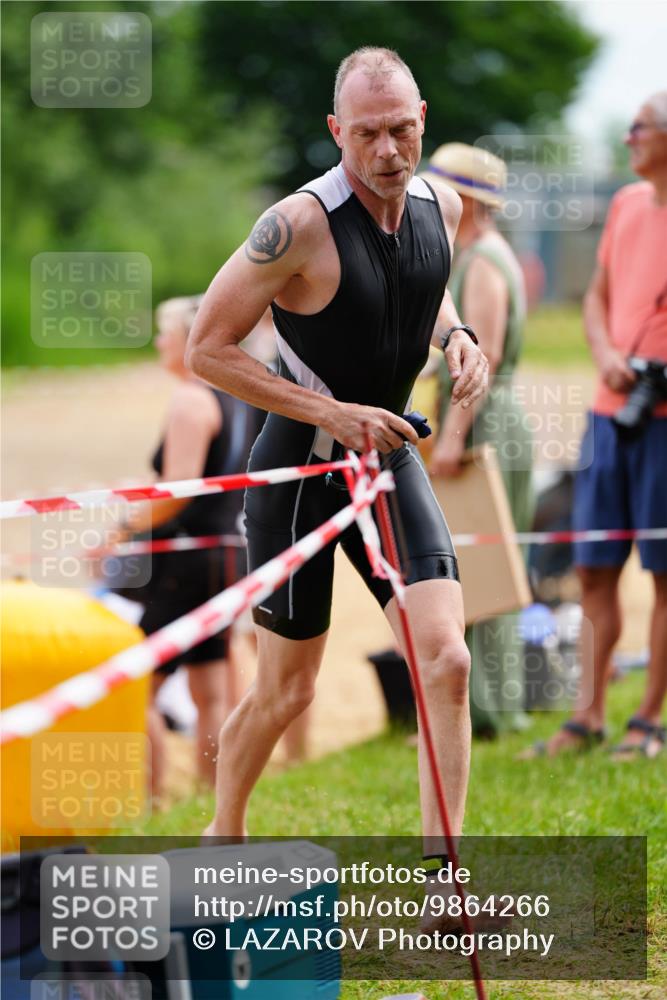 21.06.2026 - 29. Vierlanden-Triathlon LAZAROV Photography http://msf.ph/oto/9864266 21.06.2026 11:21:29 Schwimmen 768, 793 meine-sportfotos.de
