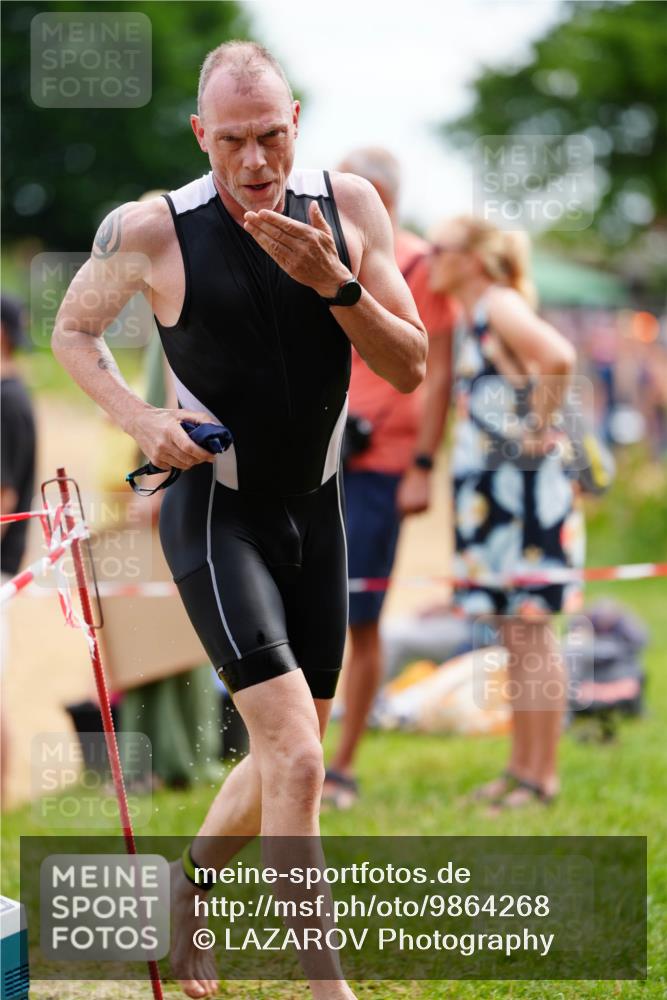 21.06.2026 - 29. Vierlanden-Triathlon LAZAROV Photography http://msf.ph/oto/9864268 21.06.2026 11:21:29 Schwimmen 768, 793 meine-sportfotos.de