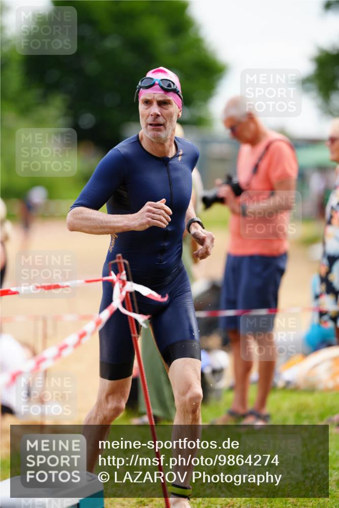 21.06.2026 - 29. Vierlanden-Triathlon LAZAROV Photography http://msf.ph/oto/9864274 21.06.2026 11:21:54 Schwimmen 806 meine-sportfotos.de