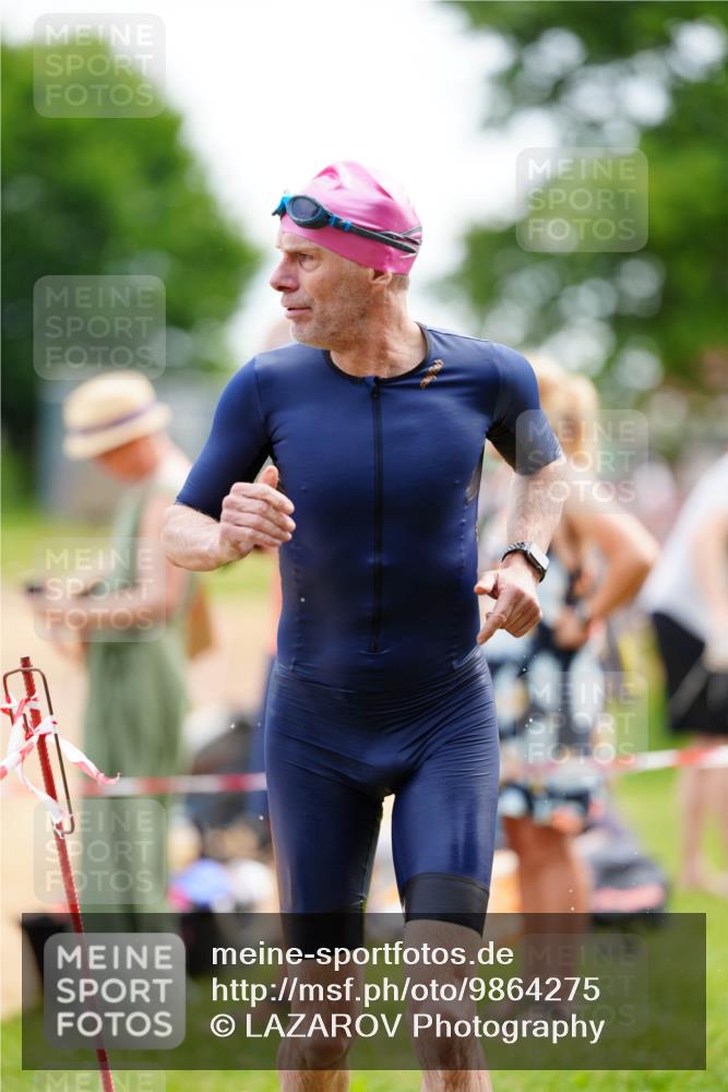 21.06.2026 - 29. Vierlanden-Triathlon LAZAROV Photography http://msf.ph/oto/9864275 21.06.2026 11:21:55 Schwimmen 806 meine-sportfotos.de