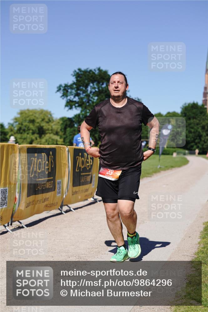 21.06.2026 - Viking Triathlon Michael Burmester http://msf.ph/oto/9864296 21.06.2026 16:39:34 Laufen 39, 70 meine-sportfotos.de