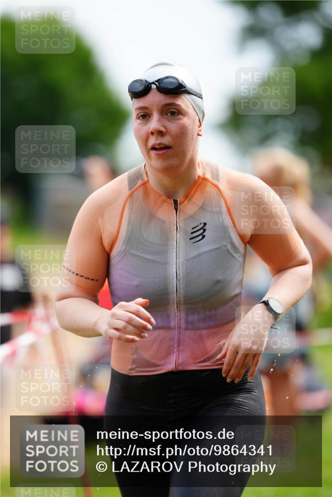 21.06.2026 - 29. Vierlanden-Triathlon LAZAROV Photography http://msf.ph/oto/9864341 21.06.2026 11:22:49 Schwimmen 841, 878, 885 meine-sportfotos.de