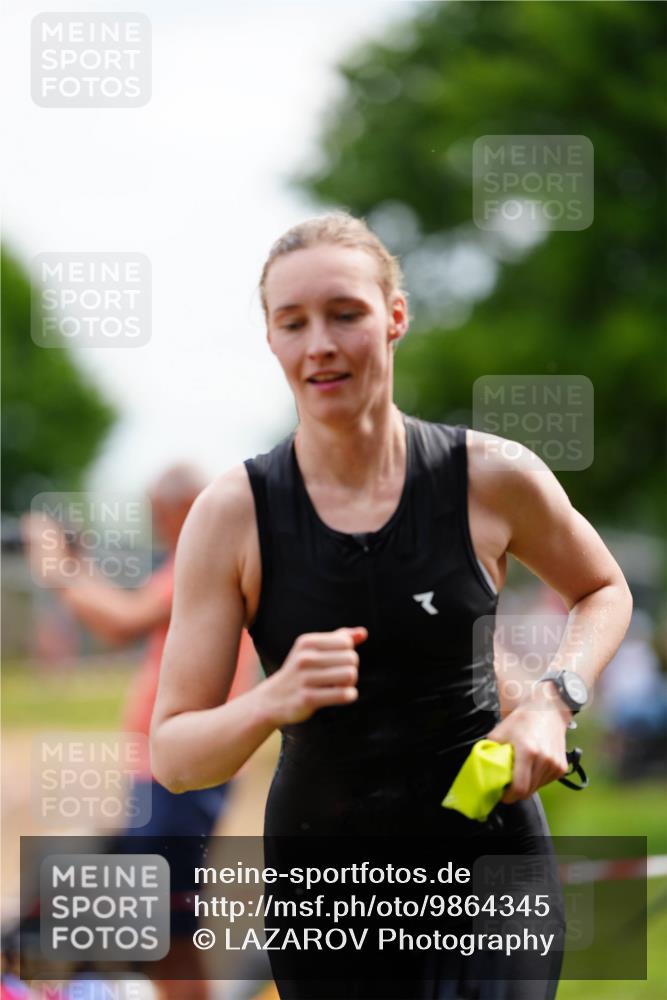 21.06.2026 - 29. Vierlanden-Triathlon LAZAROV Photography http://msf.ph/oto/9864345 21.06.2026 11:22:52 Schwimmen 878, 885 meine-sportfotos.de