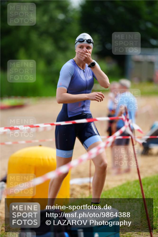 21.06.2026 - 29. Vierlanden-Triathlon LAZAROV Photography http://msf.ph/oto/9864388 21.06.2026 11:23:45 Schwimmen 842 meine-sportfotos.de