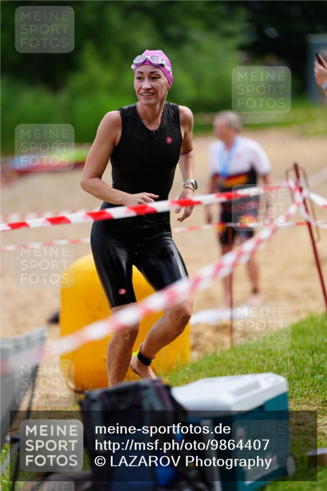 21.06.2026 - 29. Vierlanden-Triathlon LAZAROV Photography http://msf.ph/oto/9864407 21.06.2026 11:24:08 Schwimmen 865, 890 meine-sportfotos.de