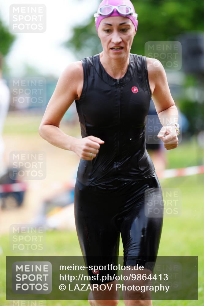 21.06.2026 - 29. Vierlanden-Triathlon LAZAROV Photography http://msf.ph/oto/9864413 21.06.2026 11:24:10 Schwimmen 865, 890 meine-sportfotos.de