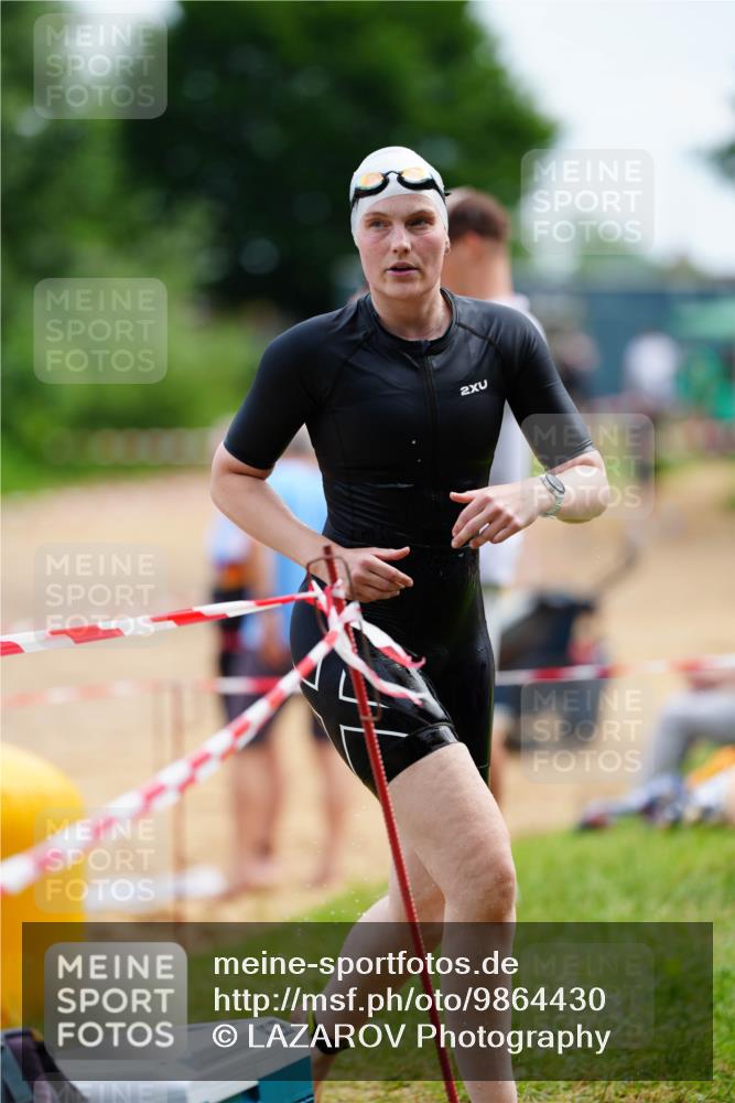 21.06.2026 - 29. Vierlanden-Triathlon LAZAROV Photography http://msf.ph/oto/9864430 21.06.2026 11:24:29 Schwimmen 818, 831, 837, 840, 852, 859, 869, 888, 903 meine-sportfotos.de