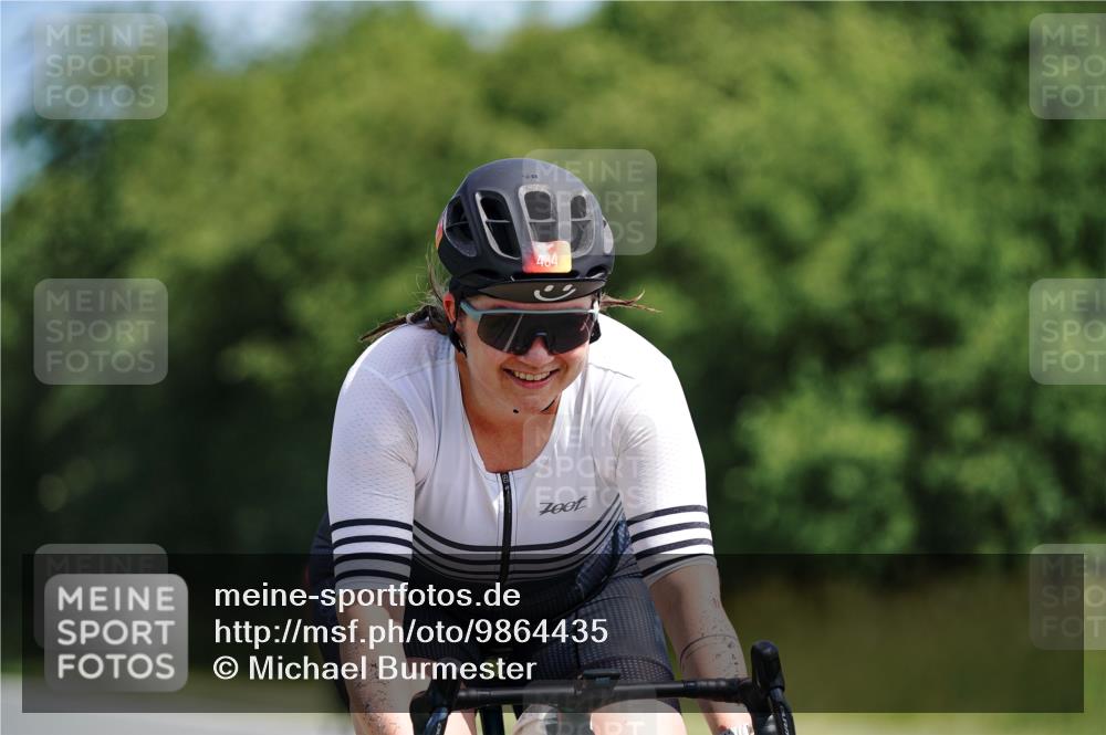 21.06.2026 - Viking Triathlon Michael Burmester http://msf.ph/oto/9864435 21.06.2026 11:48:32 Radfahren 34, 45, 125, 125, 150, 150, 188, 197, 250, 250, 283, 291, 303, 327, 340, 434, 485, 553, 553, 616, 616, 622, 622, 651, 652, 663, 665, 669 meine-sportfotos.de