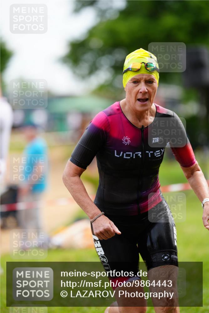 21.06.2026 - 29. Vierlanden-Triathlon LAZAROV Photography http://msf.ph/oto/9864443 21.06.2026 11:24:37 Schwimmen 818, 831, 837, 840, 852, 859, 888, 903 meine-sportfotos.de