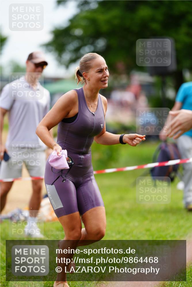 21.06.2026 - 29. Vierlanden-Triathlon LAZAROV Photography http://msf.ph/oto/9864468 21.06.2026 11:25:07 Schwimmen 832, 860, 894 meine-sportfotos.de