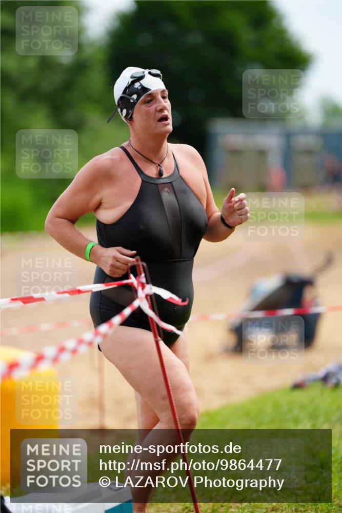 21.06.2026 - 29. Vierlanden-Triathlon LAZAROV Photography http://msf.ph/oto/9864477 21.06.2026 11:25:11 Schwimmen 832, 860, 894 meine-sportfotos.de