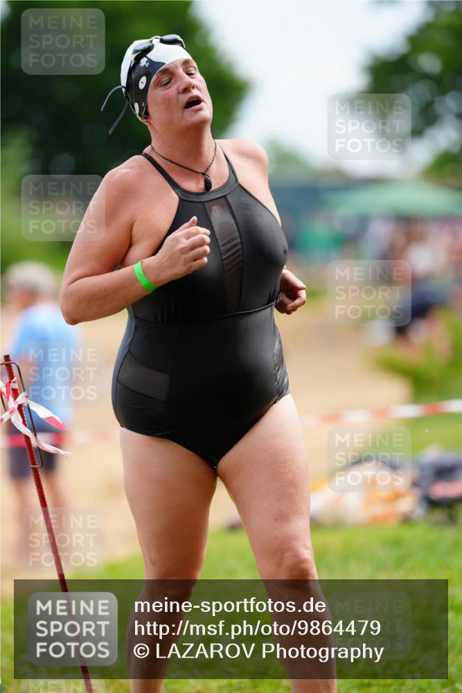 21.06.2026 - 29. Vierlanden-Triathlon LAZAROV Photography http://msf.ph/oto/9864479 21.06.2026 11:25:12 Schwimmen 832, 860, 894 meine-sportfotos.de