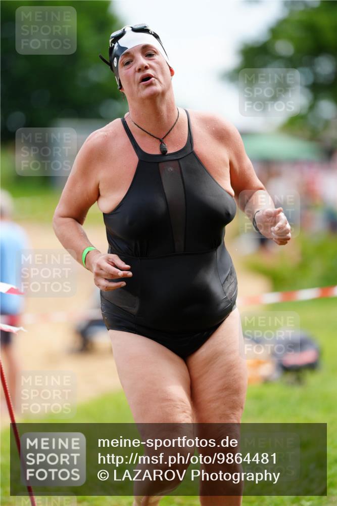 21.06.2026 - 29. Vierlanden-Triathlon LAZAROV Photography http://msf.ph/oto/9864481 21.06.2026 11:25:12 Schwimmen 832, 860, 894 meine-sportfotos.de