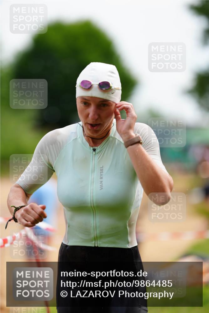 21.06.2026 - 29. Vierlanden-Triathlon LAZAROV Photography http://msf.ph/oto/9864485 21.06.2026 11:25:27 Schwimmen 881, 889 meine-sportfotos.de