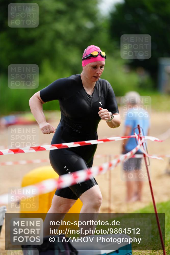 21.06.2026 - 29. Vierlanden-Triathlon LAZAROV Photography http://msf.ph/oto/9864512 21.06.2026 11:25:57 Schwimmen 864, 874 meine-sportfotos.de