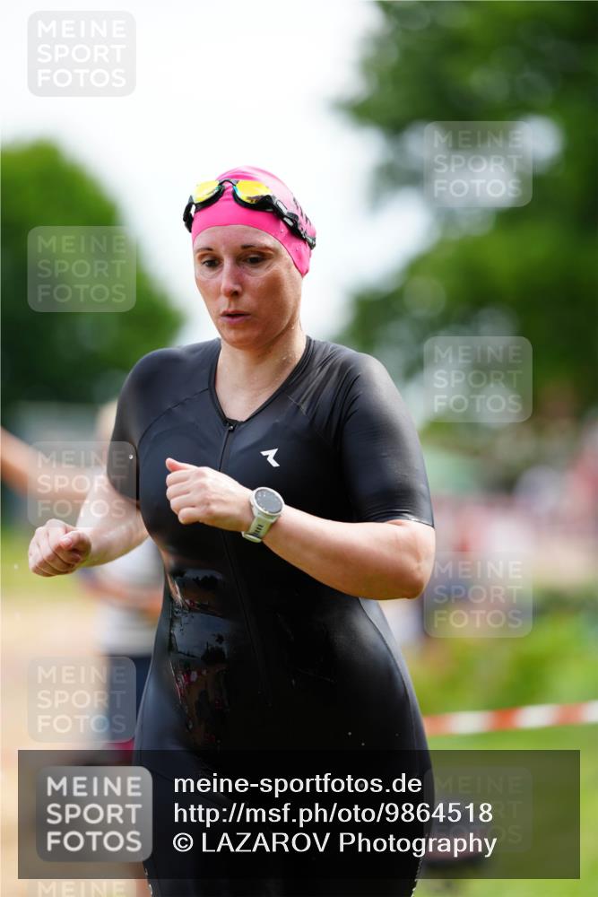21.06.2026 - 29. Vierlanden-Triathlon LAZAROV Photography http://msf.ph/oto/9864518 21.06.2026 11:25:59 Schwimmen 864, 874 meine-sportfotos.de