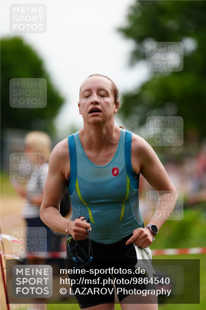 21.06.2026 - 29. Vierlanden-Triathlon LAZAROV Photography http://msf.ph/oto/9864540 21.06.2026 11:26:43 Schwimmen 833, 855 meine-sportfotos.de