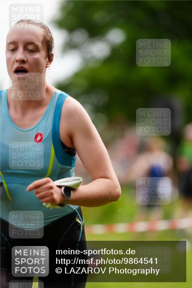21.06.2026 - 29. Vierlanden-Triathlon LAZAROV Photography http://msf.ph/oto/9864541 21.06.2026 11:26:44 Schwimmen 833, 855 meine-sportfotos.de