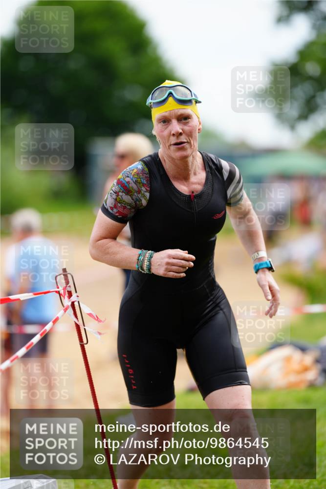 21.06.2026 - 29. Vierlanden-Triathlon LAZAROV Photography http://msf.ph/oto/9864545 21.06.2026 11:26:51 Schwimmen 855, 856, 861 meine-sportfotos.de