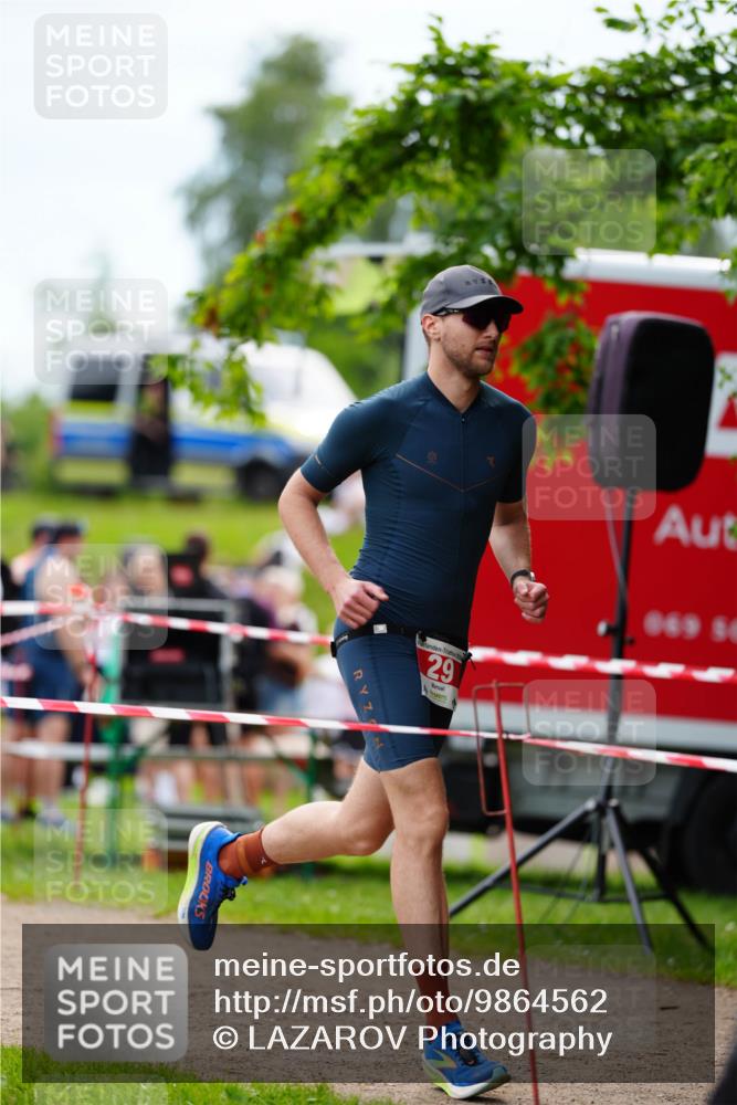 21.06.2026 - 29. Vierlanden-Triathlon LAZAROV Photography http://msf.ph/oto/9864562 21.06.2026 11:27:17 Schwimmen 847 meine-sportfotos.de