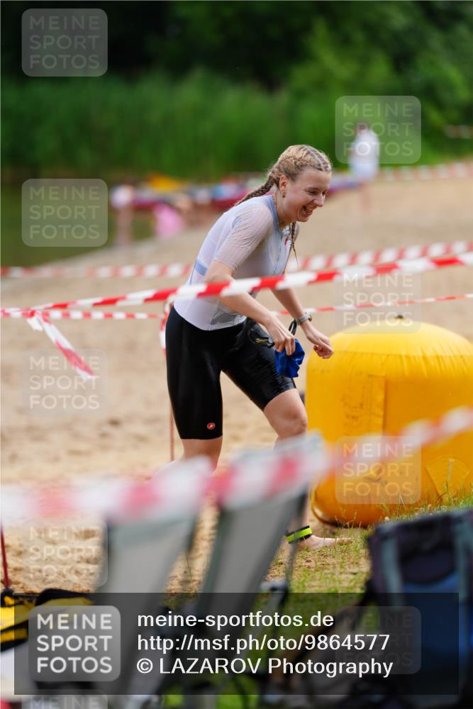 21.06.2026 - 29. Vierlanden-Triathlon LAZAROV Photography http://msf.ph/oto/9864577 21.06.2026 11:27:34 Schwimmen 834, 871 meine-sportfotos.de