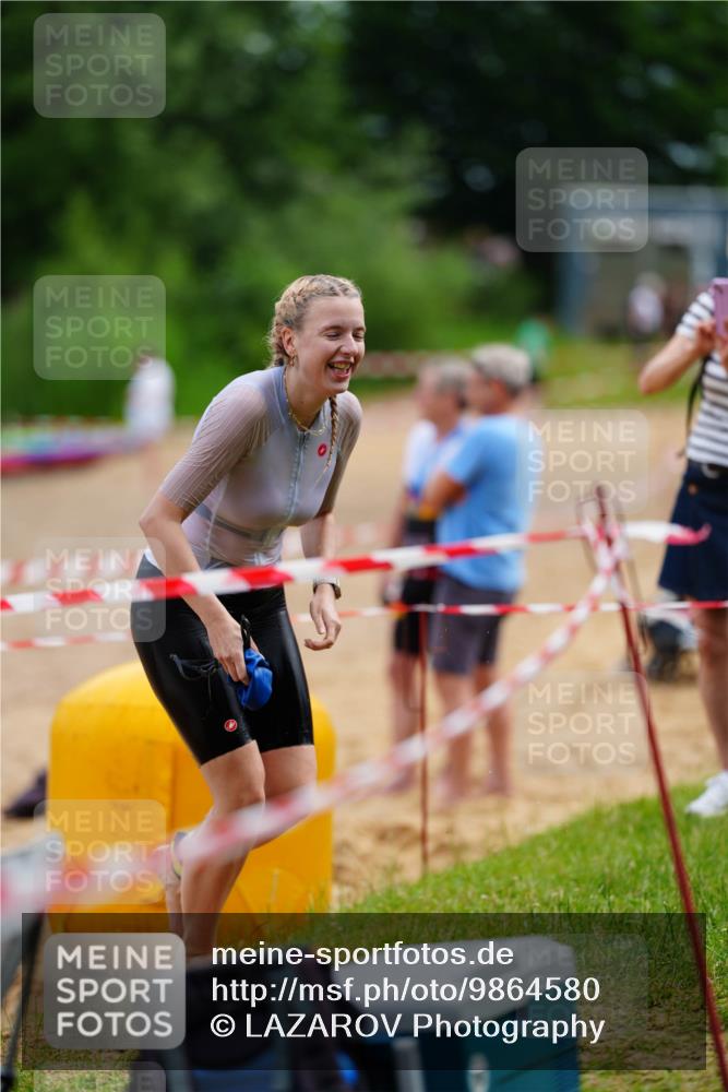 21.06.2026 - 29. Vierlanden-Triathlon LAZAROV Photography http://msf.ph/oto/9864580 21.06.2026 11:27:34 Schwimmen 834, 871 meine-sportfotos.de