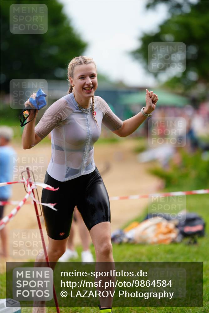 21.06.2026 - 29. Vierlanden-Triathlon LAZAROV Photography http://msf.ph/oto/9864584 21.06.2026 11:27:35 Schwimmen 834, 871 meine-sportfotos.de