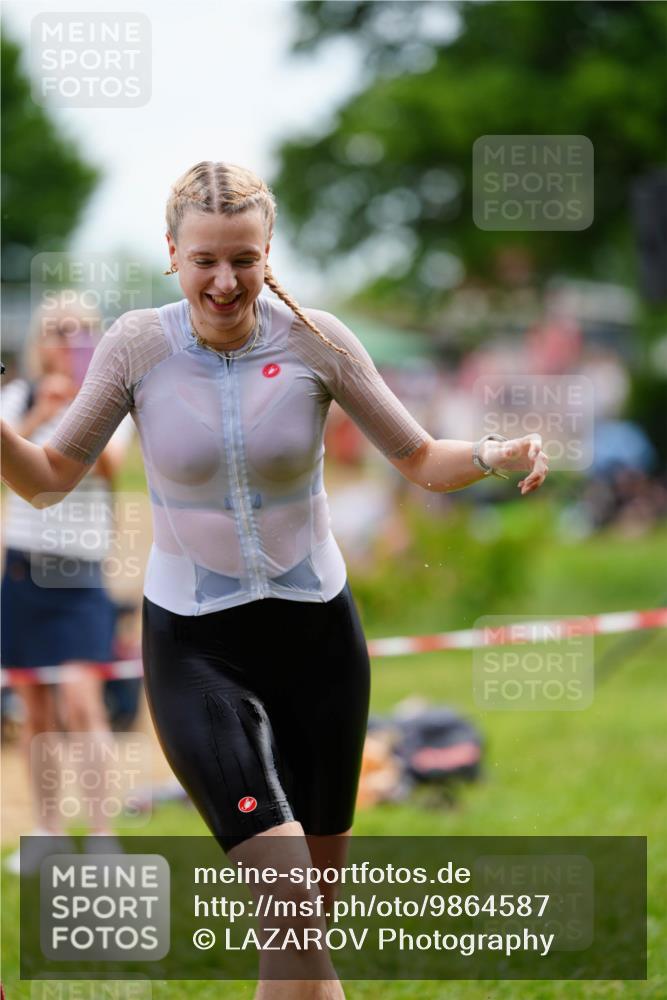 21.06.2026 - 29. Vierlanden-Triathlon LAZAROV Photography http://msf.ph/oto/9864587 21.06.2026 11:27:35 Schwimmen 834, 871 meine-sportfotos.de