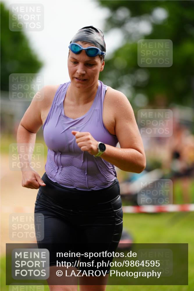 21.06.2026 - 29. Vierlanden-Triathlon LAZAROV Photography http://msf.ph/oto/9864595 21.06.2026 11:28:00 Schwimmen 830 meine-sportfotos.de