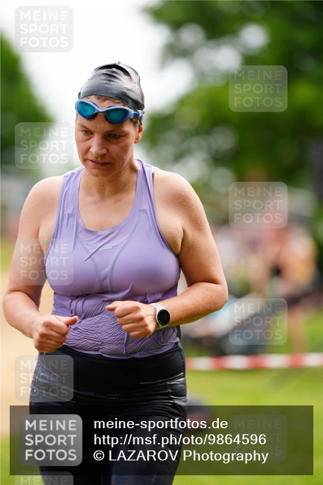 21.06.2026 - 29. Vierlanden-Triathlon LAZAROV Photography http://msf.ph/oto/9864596 21.06.2026 11:28:00 Schwimmen 830 meine-sportfotos.de