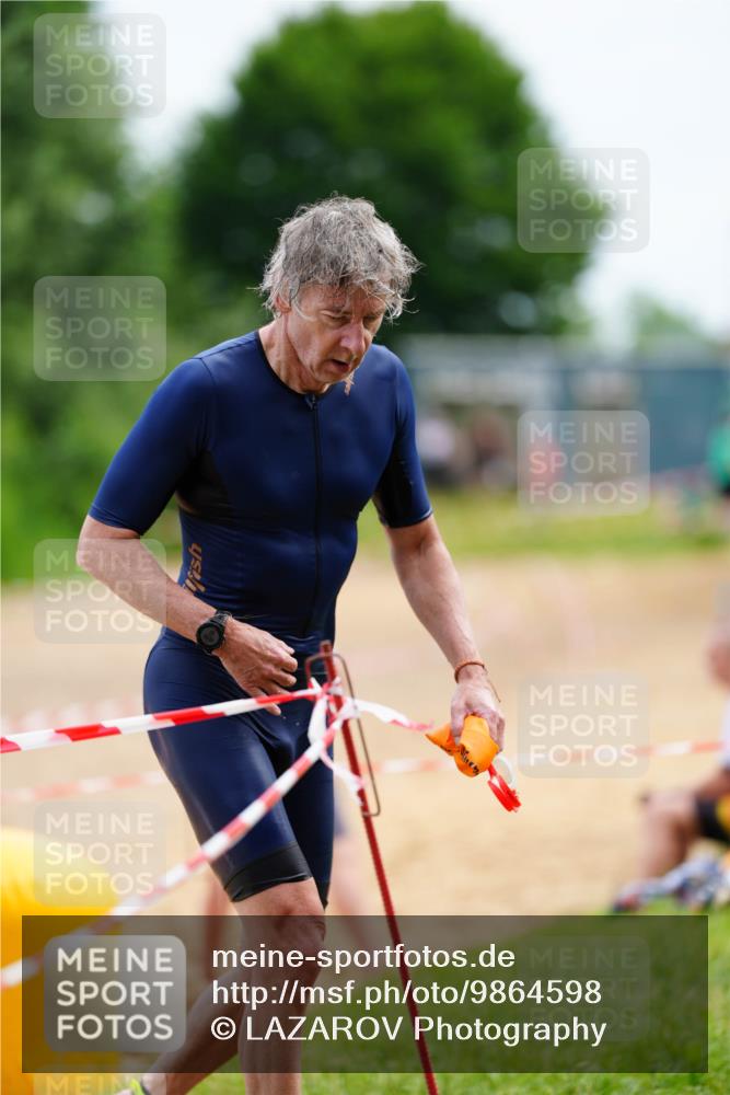 21.06.2026 - 29. Vierlanden-Triathlon LAZAROV Photography http://msf.ph/oto/9864598 21.06.2026 11:28:10 Schwimmen 816, 850 meine-sportfotos.de
