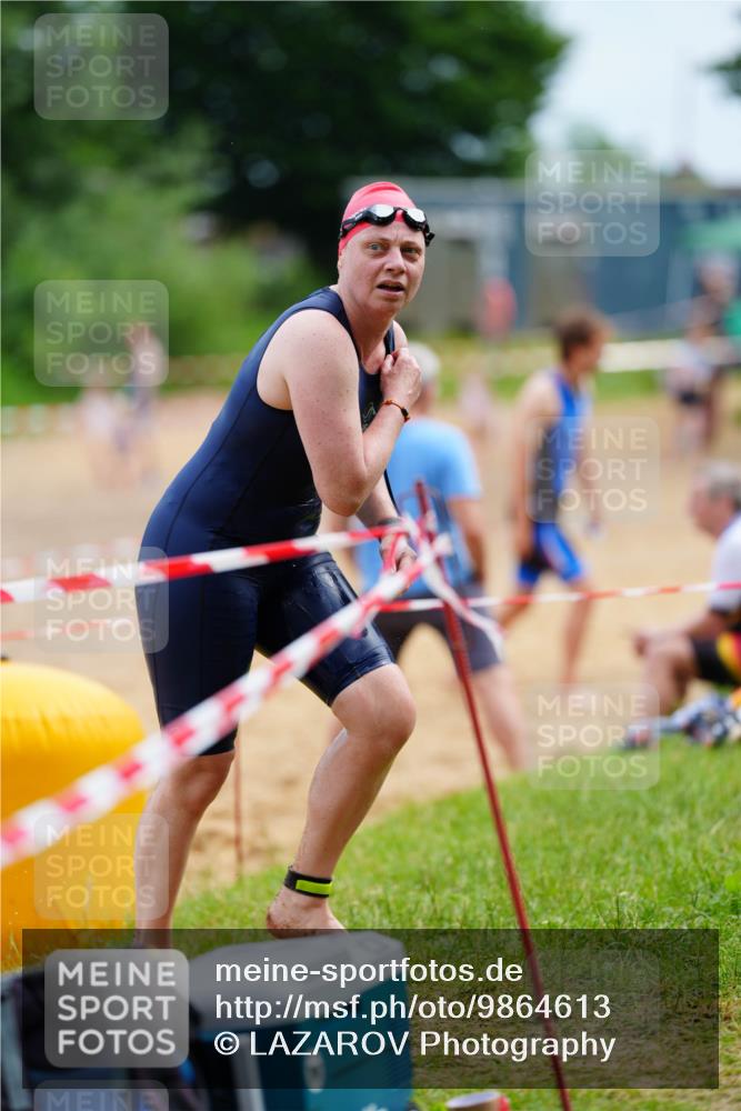 21.06.2026 - 29. Vierlanden-Triathlon LAZAROV Photography http://msf.ph/oto/9864613 21.06.2026 11:29:40 Schwimmen 851, 895 meine-sportfotos.de