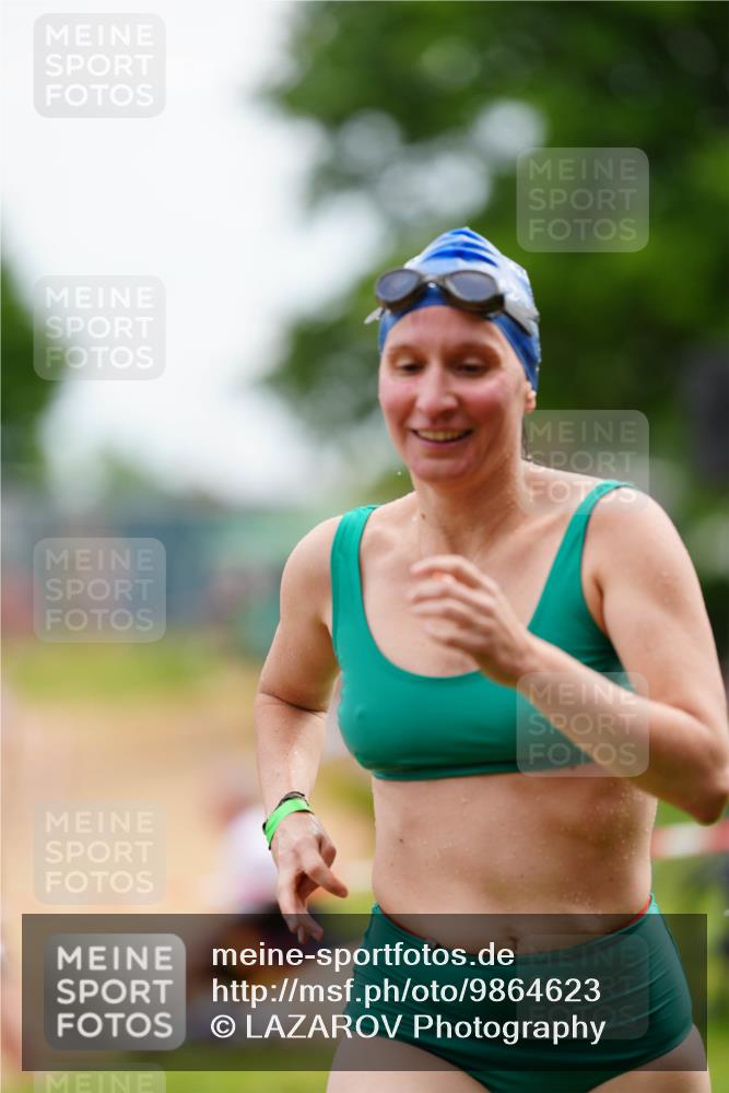 21.06.2026 - 29. Vierlanden-Triathlon LAZAROV Photography http://msf.ph/oto/9864623 21.06.2026 11:29:43 Schwimmen 851, 895 meine-sportfotos.de